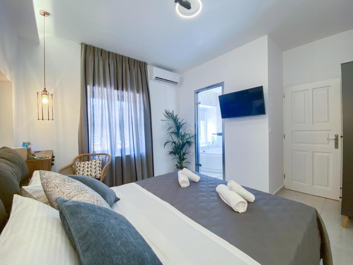 Camara Suite Poros Town Exterior foto